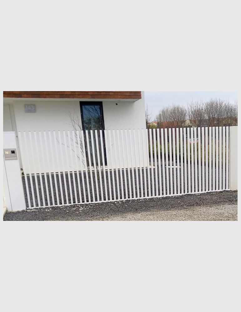 przęsło ogrodzeniowe wychodzące z  ziemi terra velago