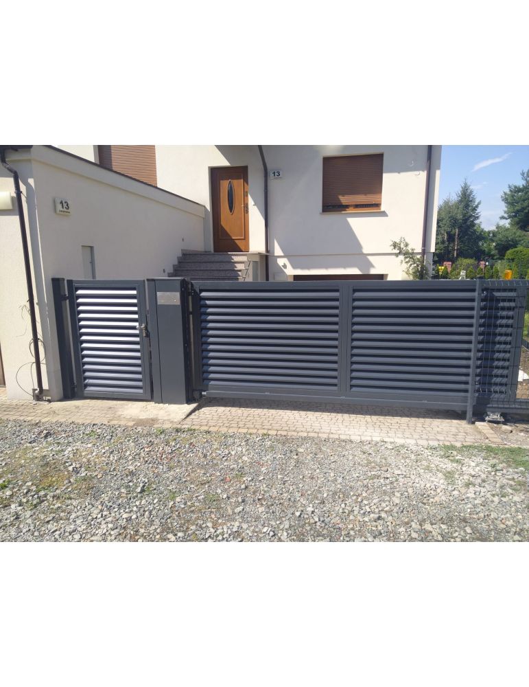 brama przesuwna persiane z furtką